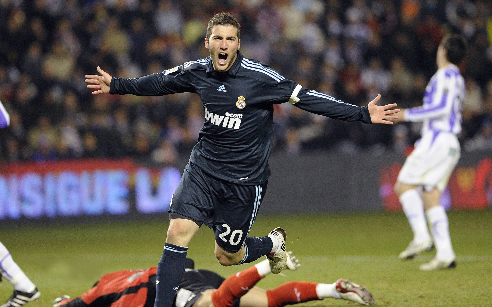 AYX体育官网-法甲对青训的重视，为未来储备人才，法甲球队实力定位